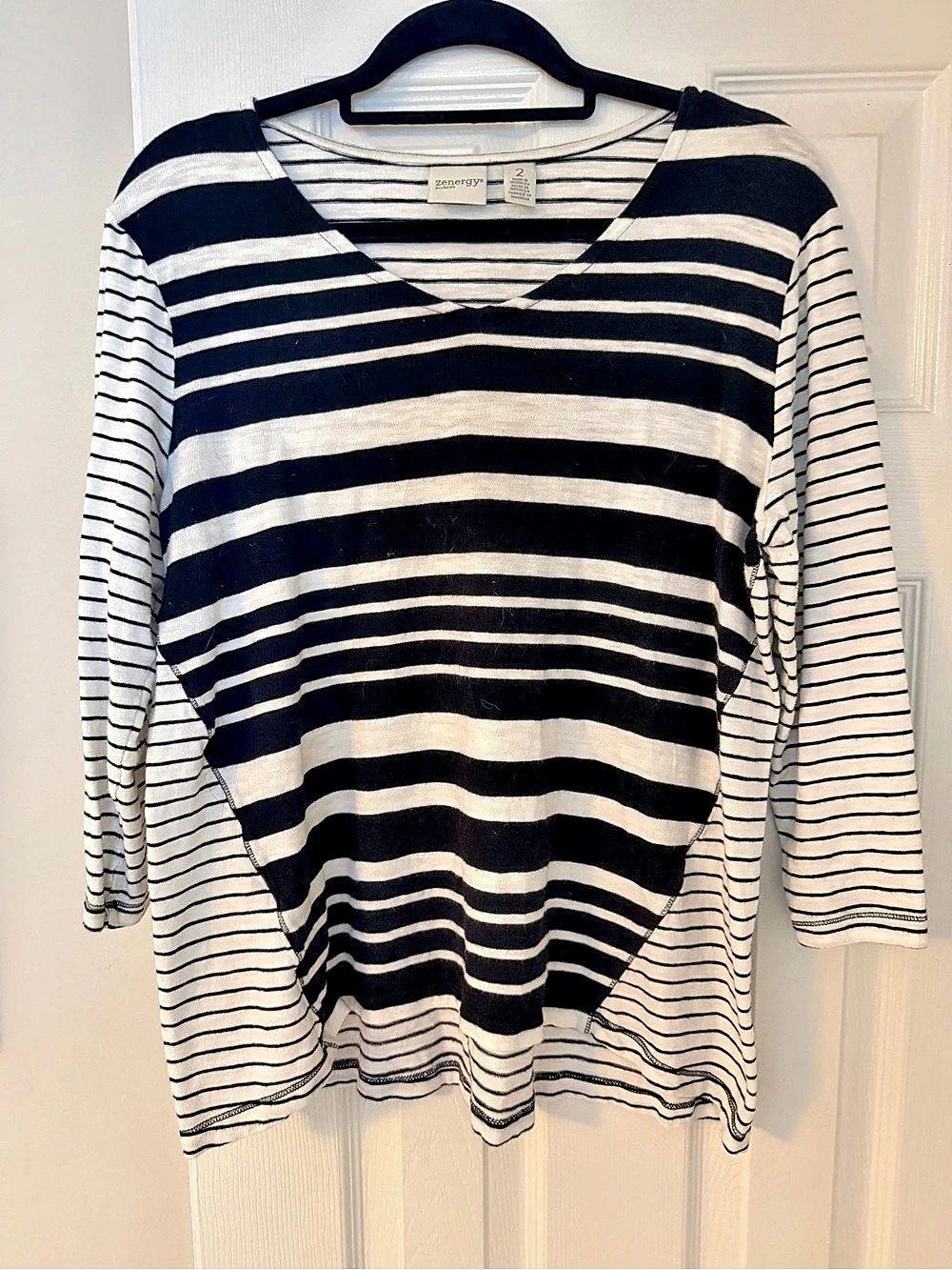 Zenergy by Chico's Striped Long Sleeve Top in Black & White Size 2 Like New